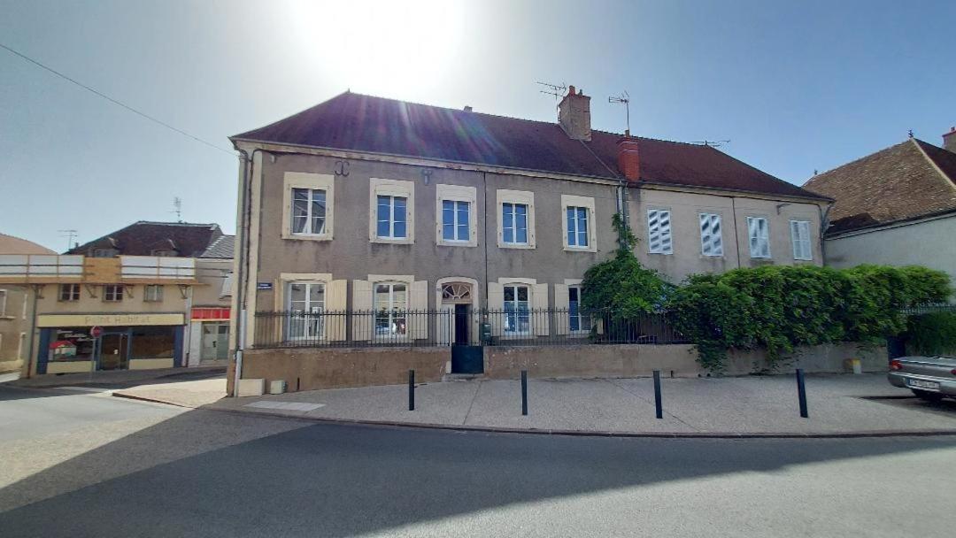 Les Gites Du Chateau Châteaumeillant 外观 照片